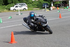 gymkhana01s.jpg(21084 byte)